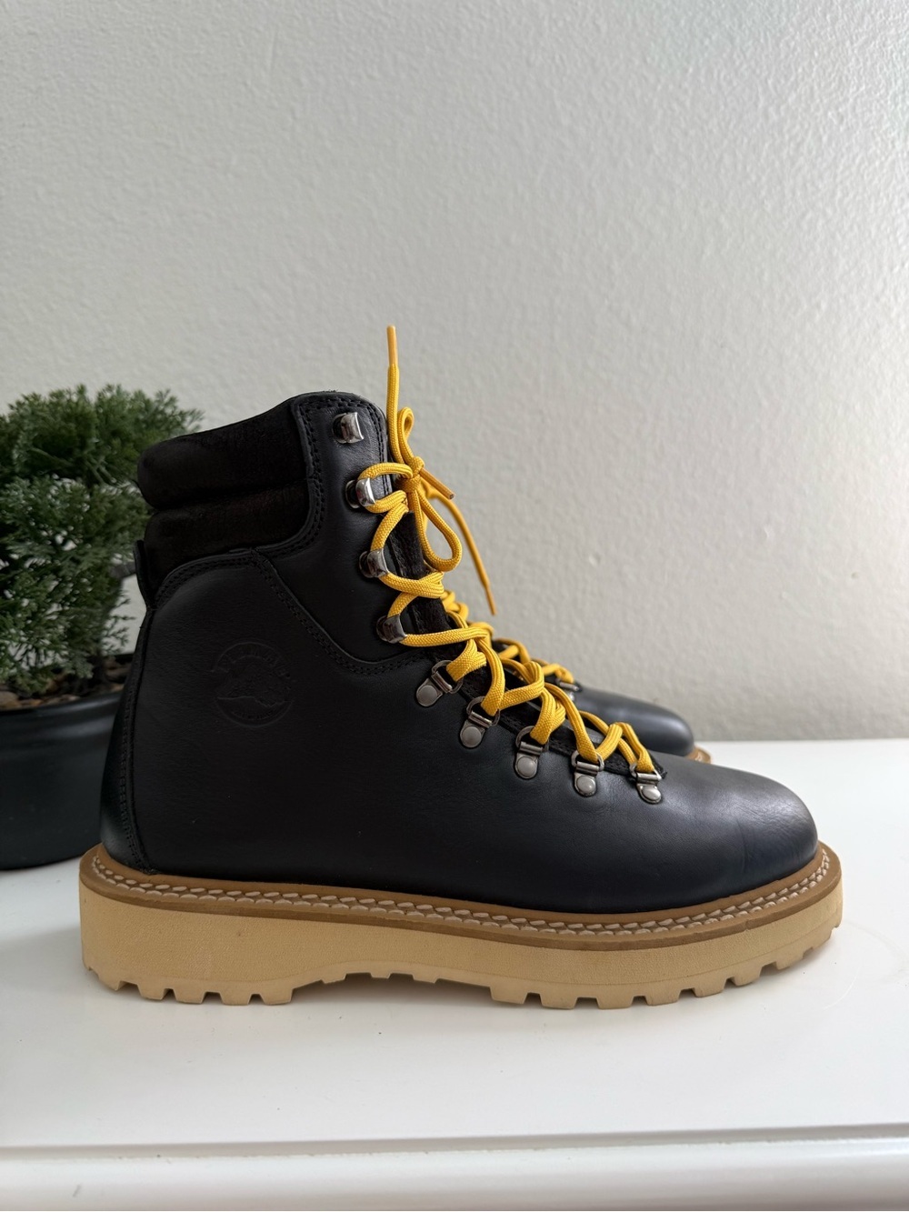 DIEMME Roccia Vet women size 9 Black Leather Ankle Boots with Yellow Lac - Picture 2 of 12
